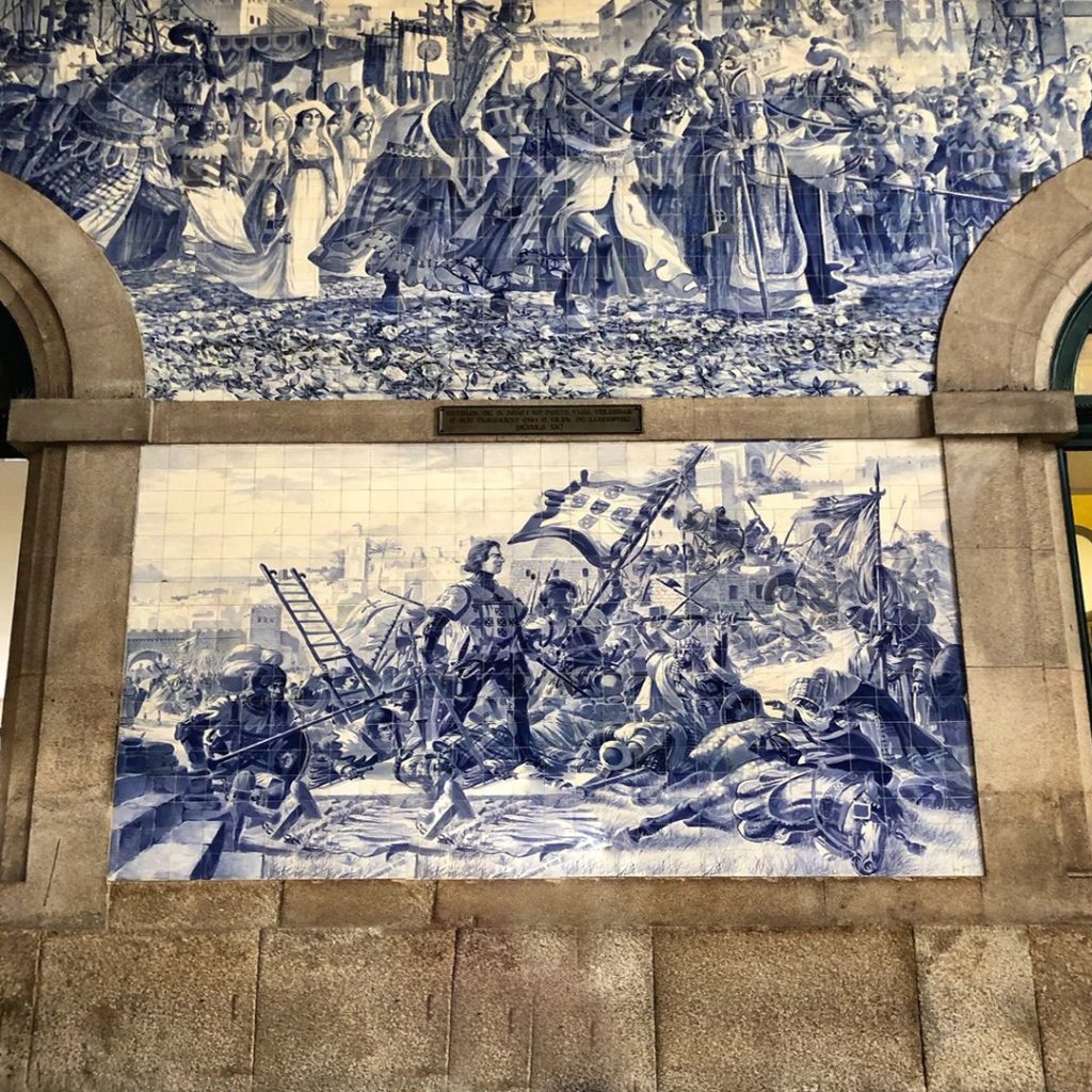 piastrelle Azulejo nella Stazione Ferroviaria di São Bento